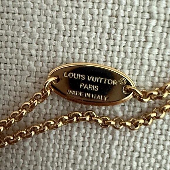 Louis Vuitton Lady LV necklace - Picture 4 of 6